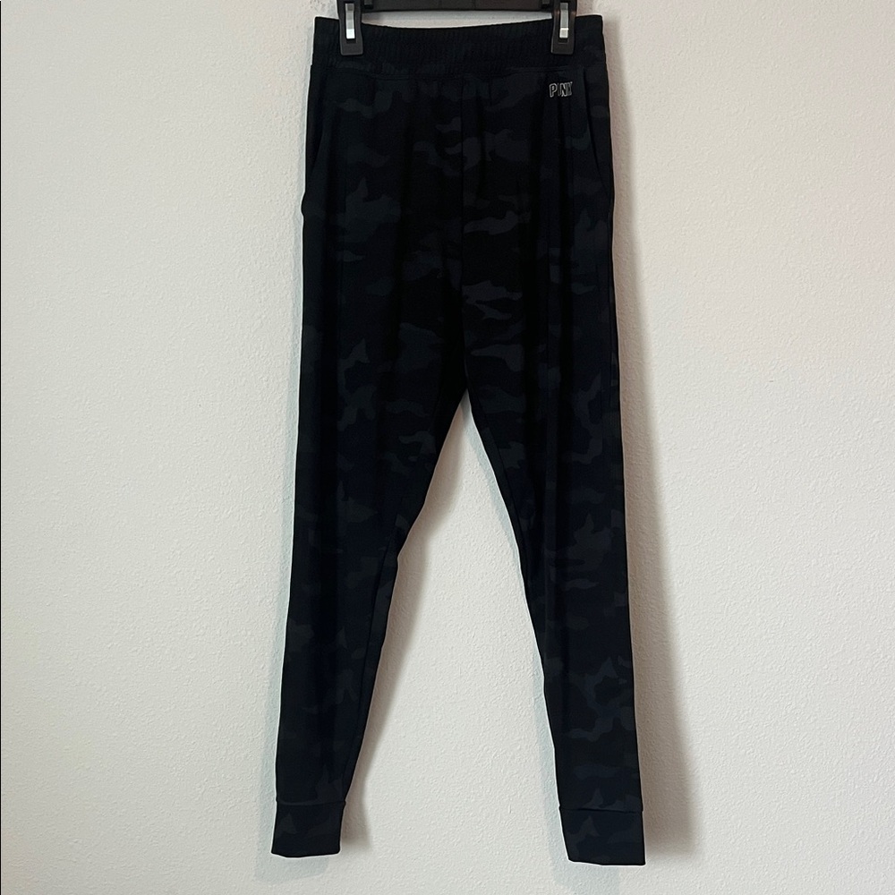 PINK VICTORIAS SECRET Black Camo Joggers